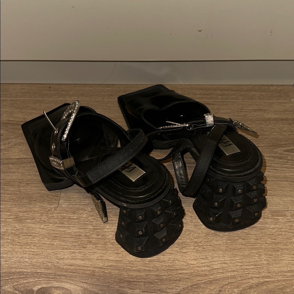 EYTYS Arizona Black leather crystal edgy sandals size 38 - Picture 6 of 8